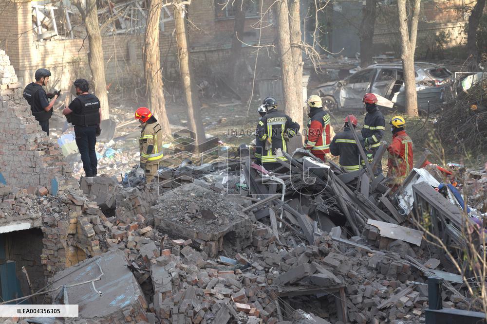 Russian troops launch massive overnight strike on Kyiv