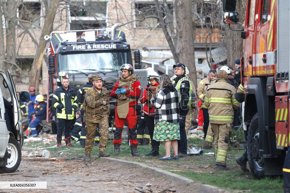 Russian troops launch massive overnight strike on Kyiv