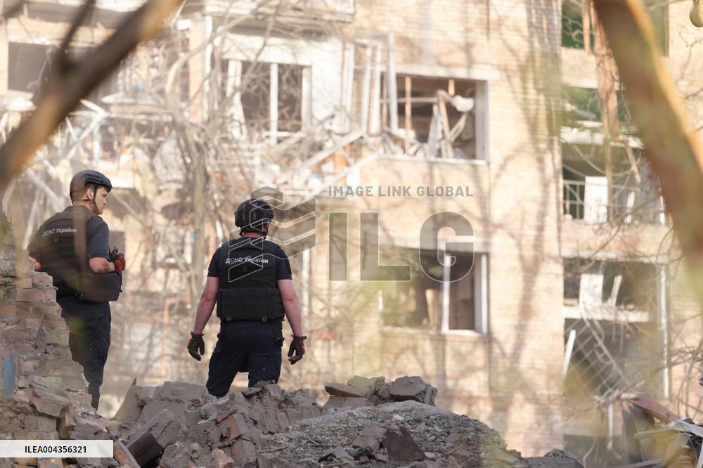 Russian troops launch massive overnight strike on Kyiv