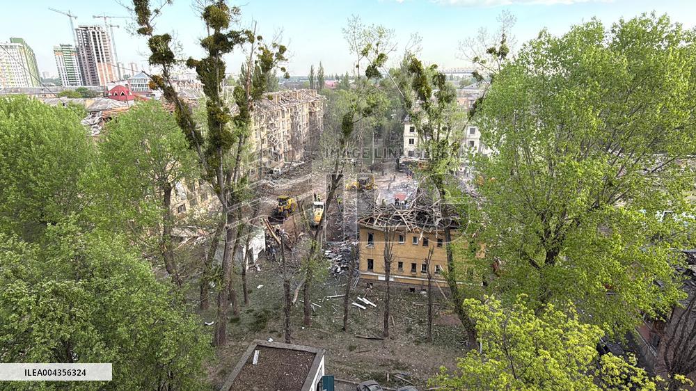 Russian troops launch massive overnight strike on Kyiv