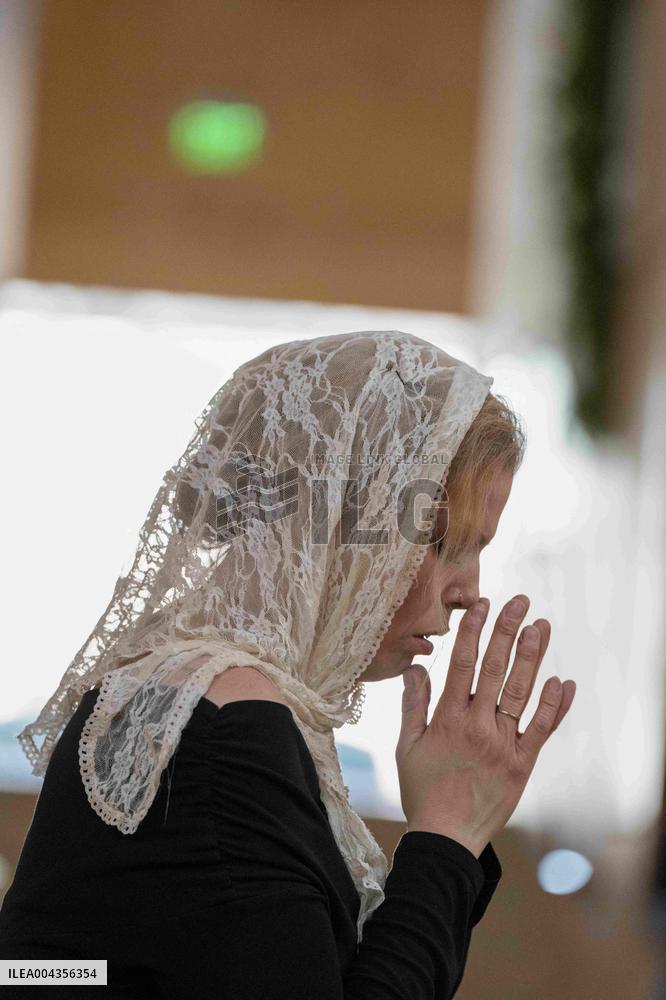 World Mourns Pope Francis Passing - LA