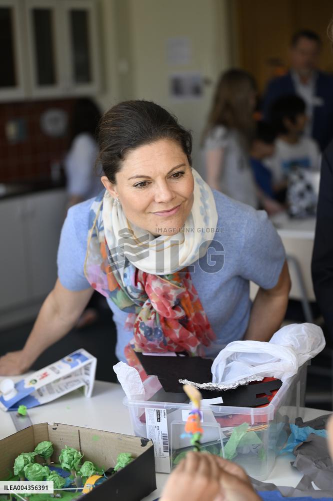 CROWN PRINCESS PICKS LITTER