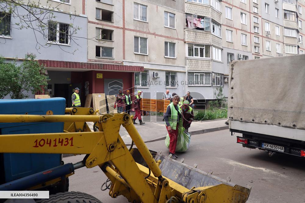 Russia strikes densely populated residential area in Kharkiv