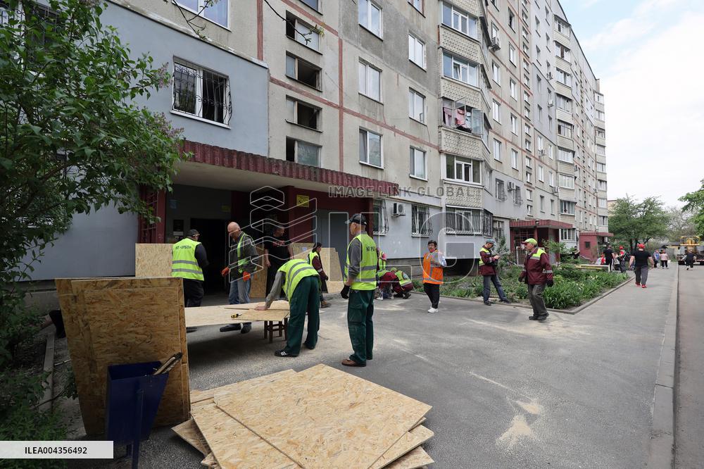 Russia strikes densely populated residential area in Kharkiv