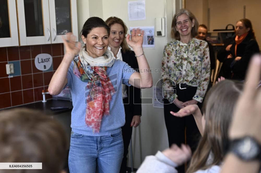 CROWN PRINCESS PICKS LITTER