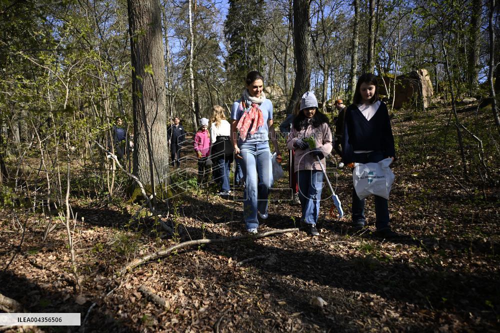 CROWN PRINCESS PICKS LITTER