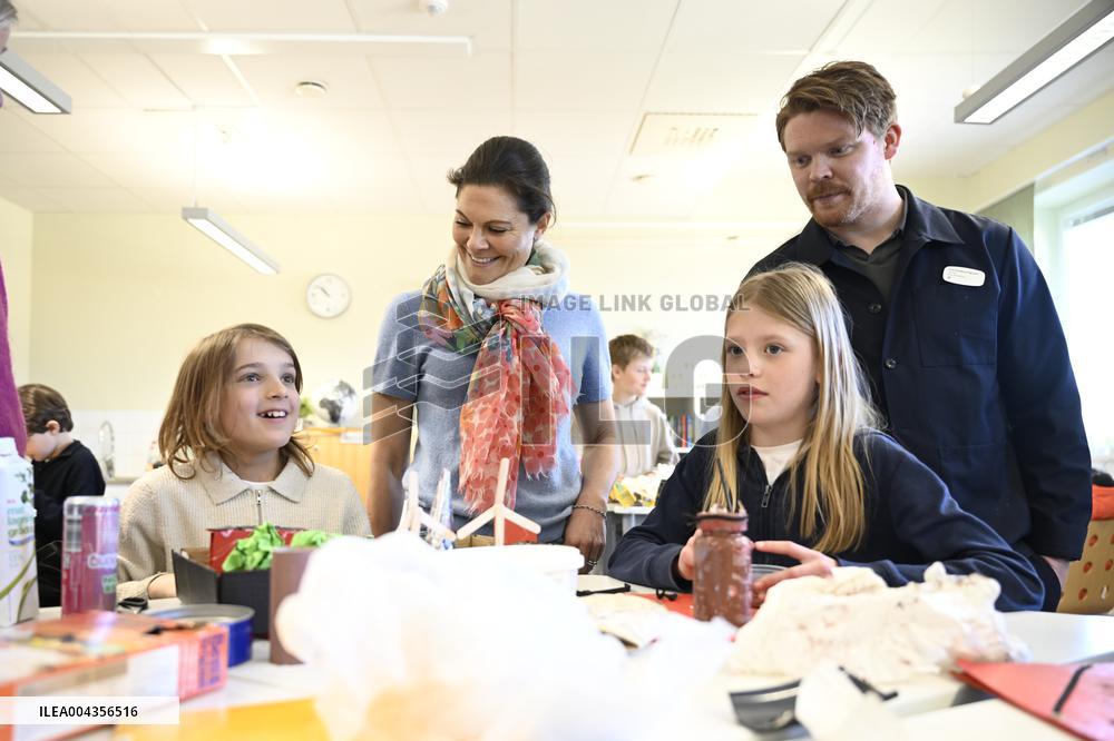 CROWN PRINCESS PICKS LITTER