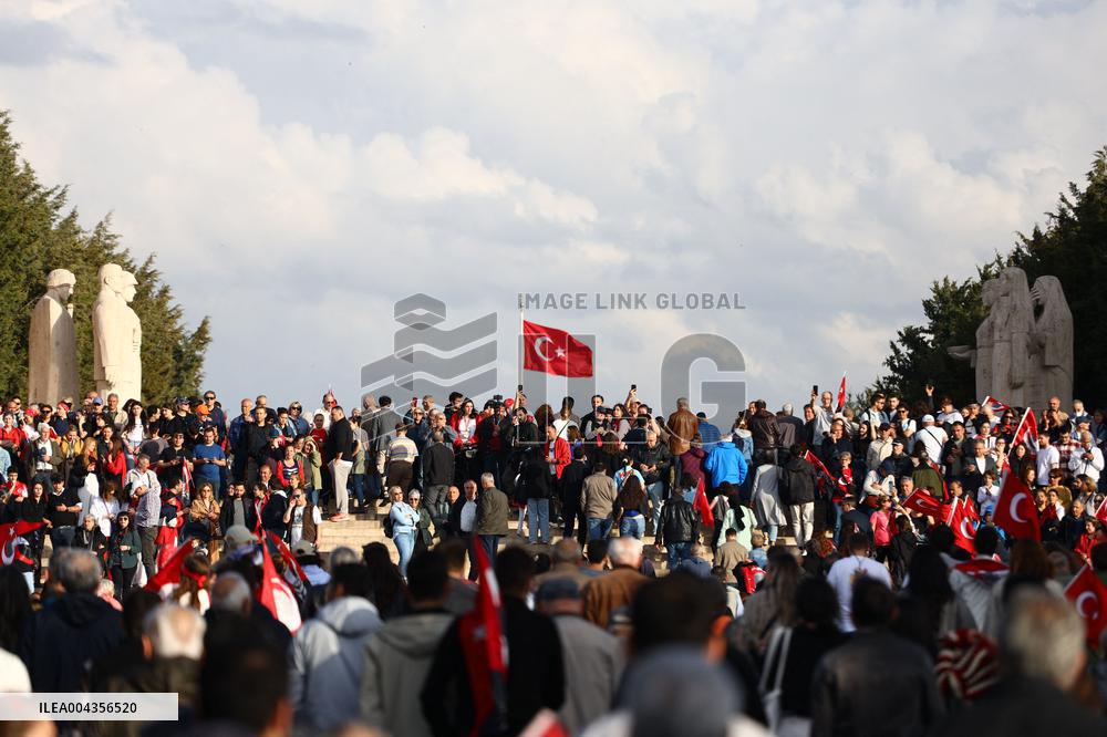 Opposition Defies Ban To Celebrate Childrens Day - Turkey