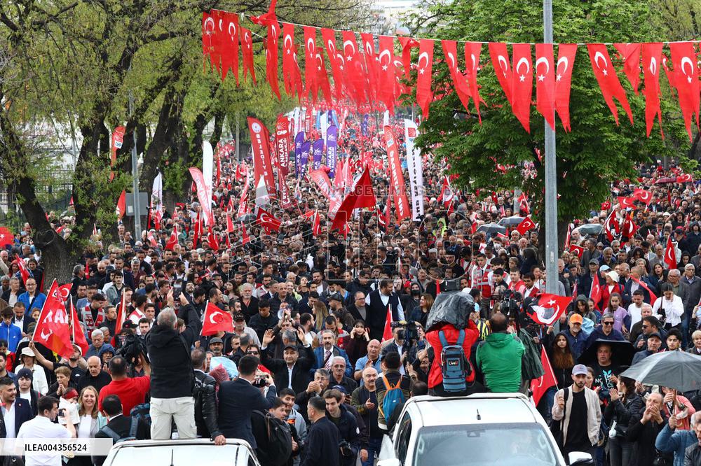 Opposition Defies Ban To Celebrate Childrens Day - Turkey