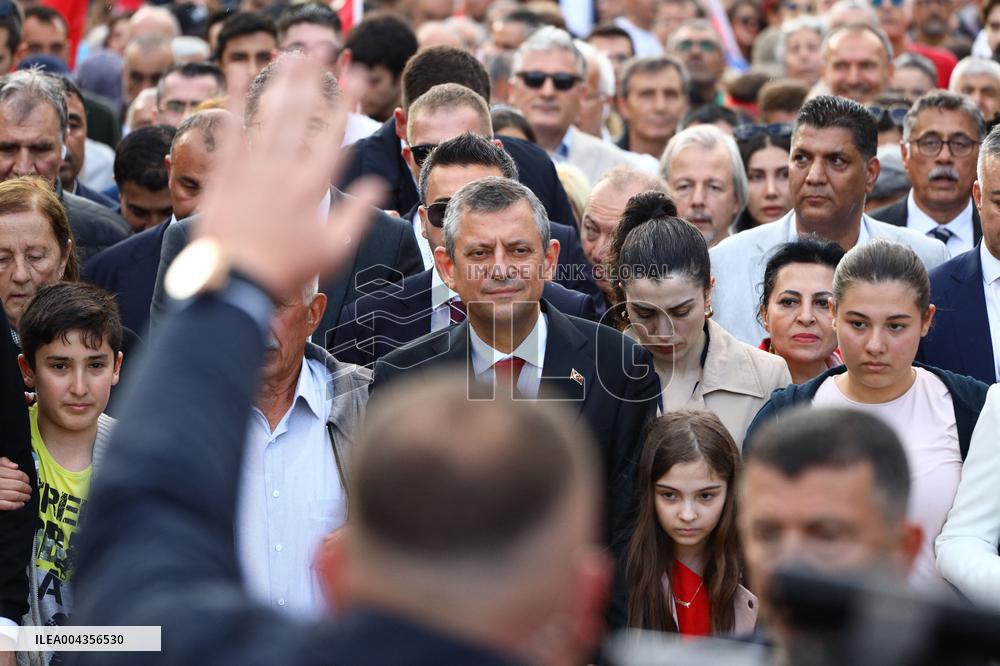 Opposition Defies Ban To Celebrate Childrens Day - Turkey