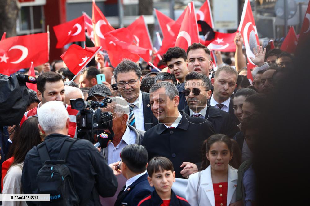 Opposition Defies Ban To Celebrate Childrens Day - Turkey