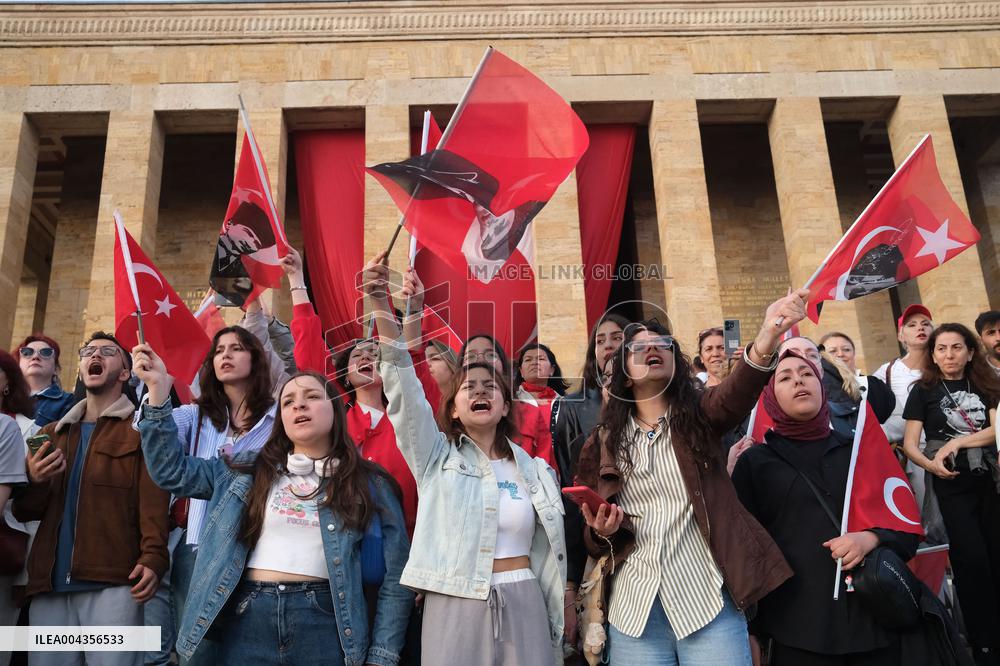 Opposition Defies Ban To Celebrate Childrens Day - Turkey