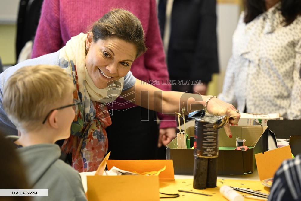 CROWN PRINCESS PICKS LITTER