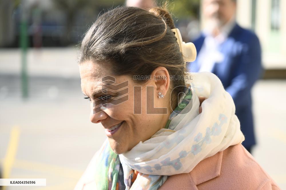 CROWN PRINCESS PICKS LITTER