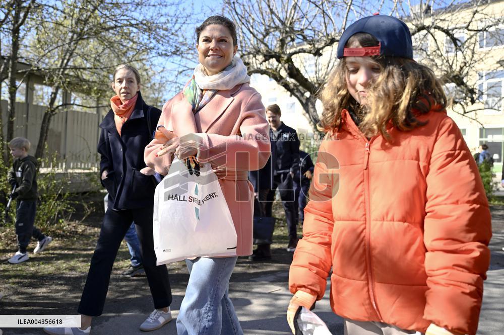 CROWN PRINCESS PICKS LITTER
