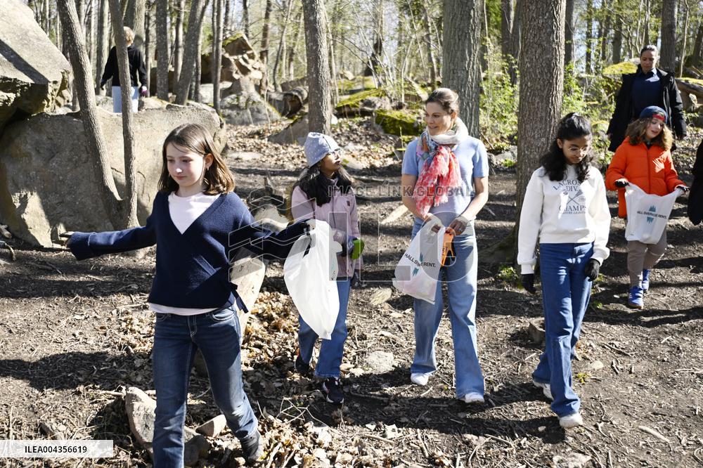 CROWN PRINCESS PICKS LITTER
