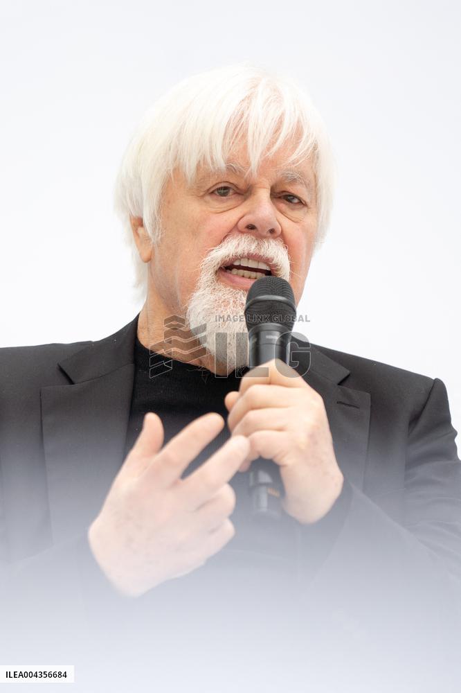 Paul Watson at the Change Now Summit - Paris AJ