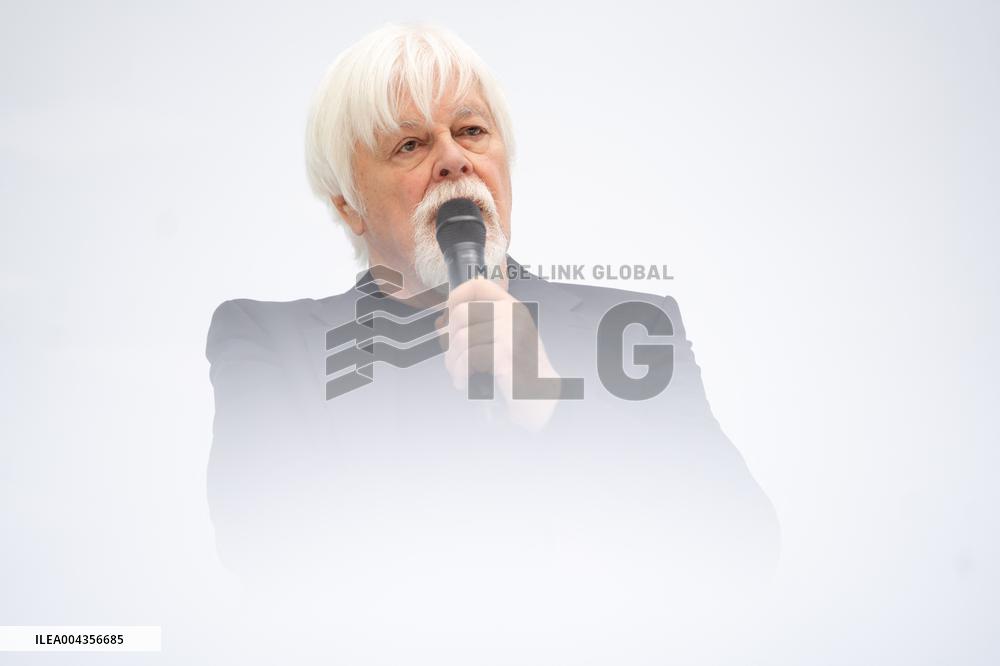 Paul Watson at the Change Now Summit - Paris AJ