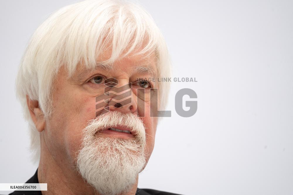 Paul Watson at the Change Now Summit - Paris AJ