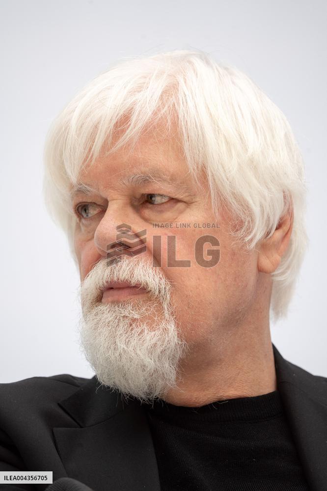 Paul Watson at the Change Now Summit - Paris AJ