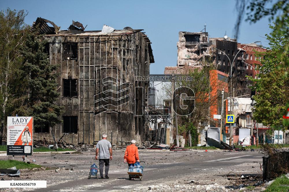 Pokrovsk destroyed by Russian shelling