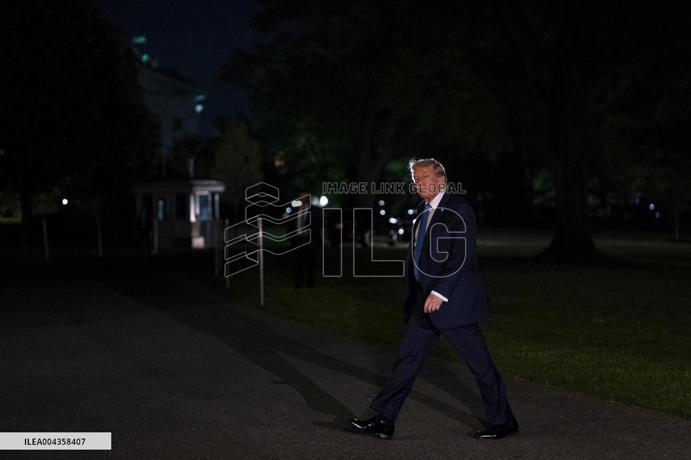 Trump Arrives at White House on Marine One