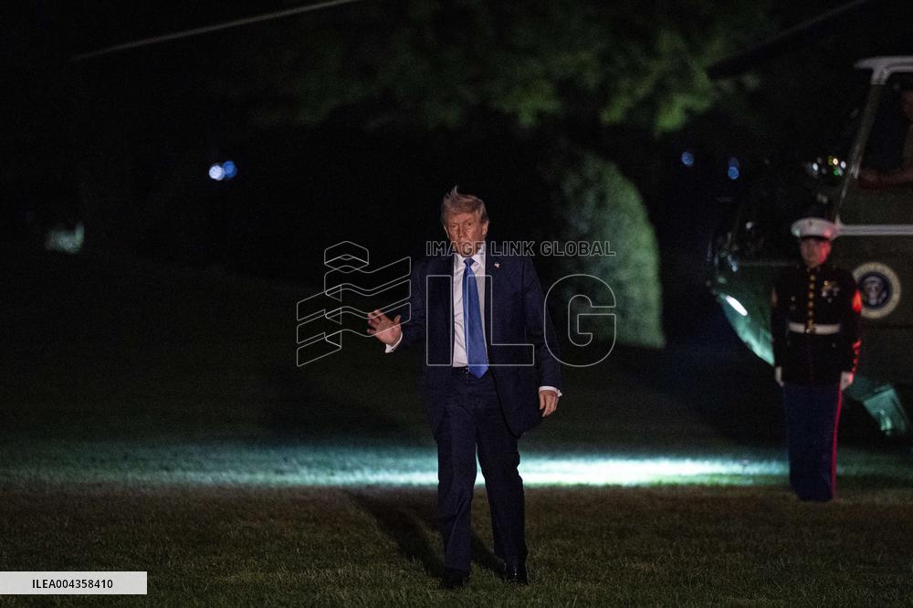 Trump Arrives at White House on Marine One