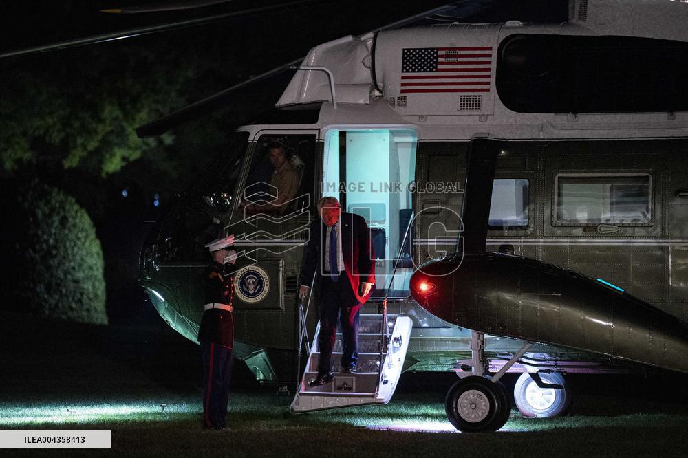 Trump Arrives at White House on Marine One