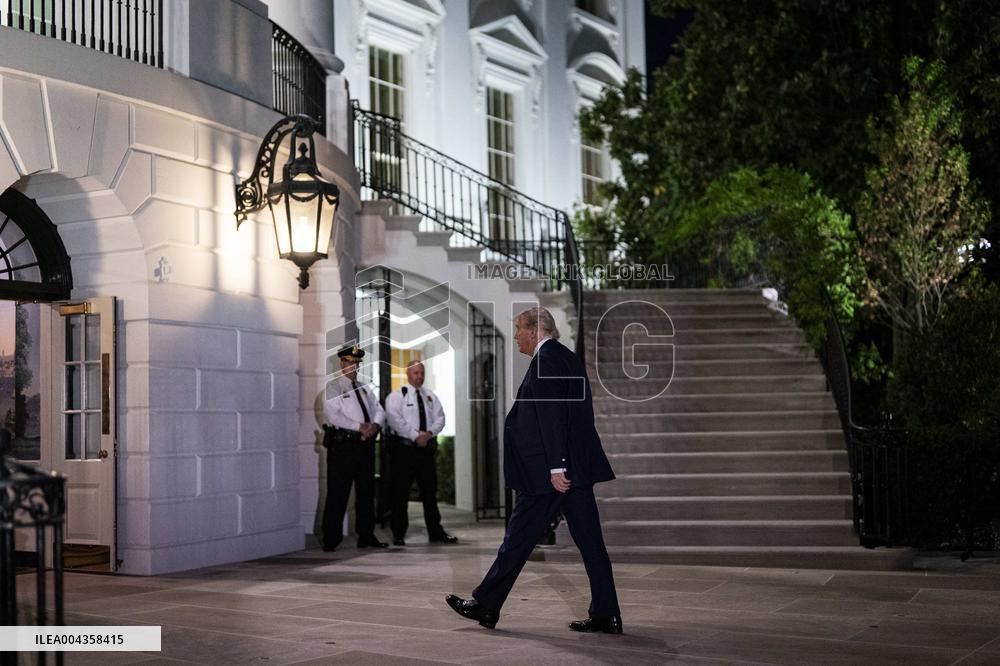 Trump Arrives at White House on Marine One