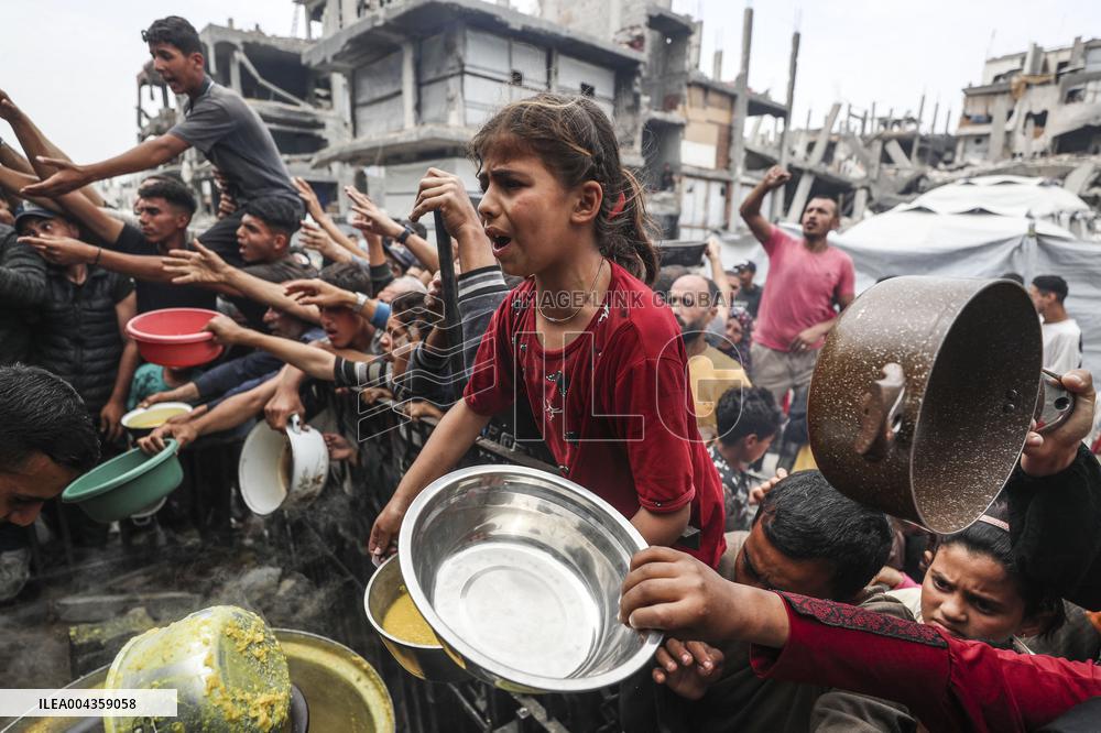 Food Distribution Efforts in Gaza City