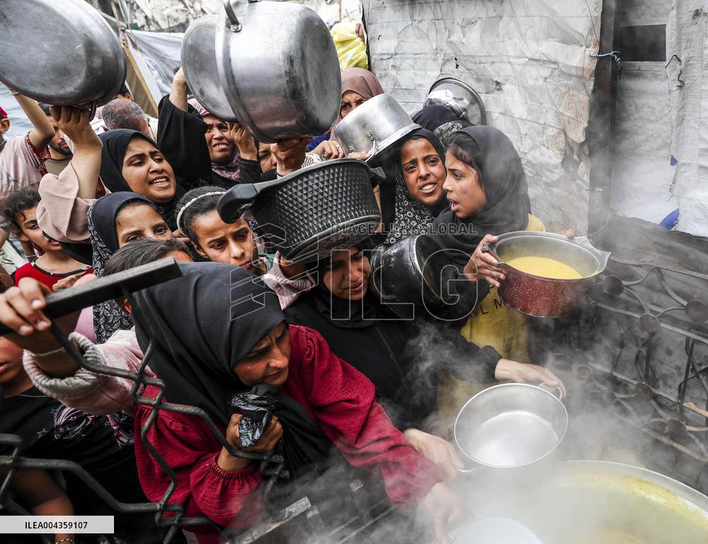 Food Distribution Efforts in Gaza City