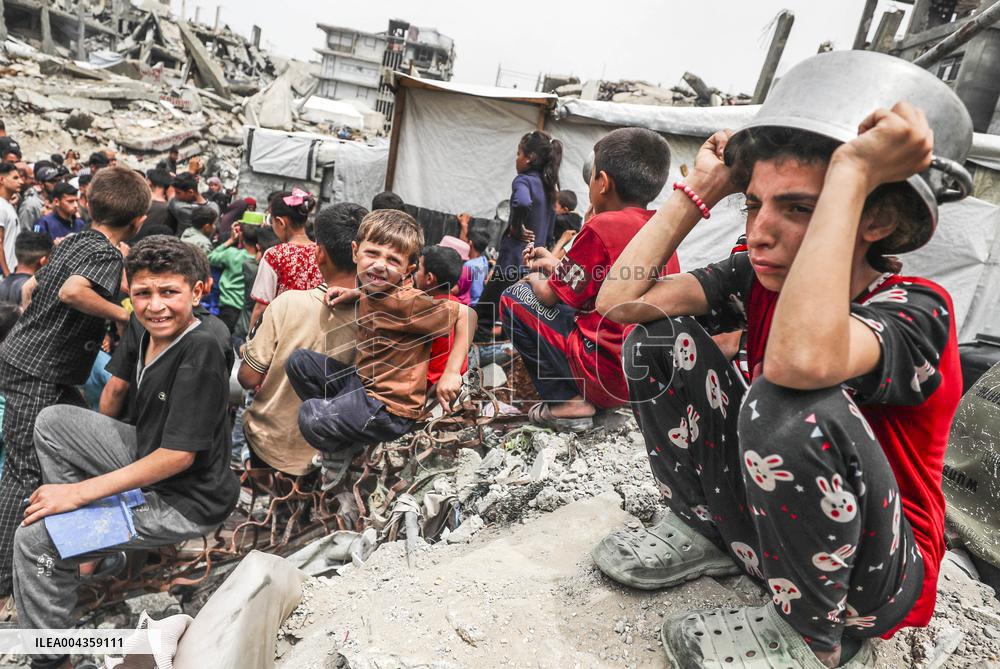 Food Distribution Efforts in Gaza City