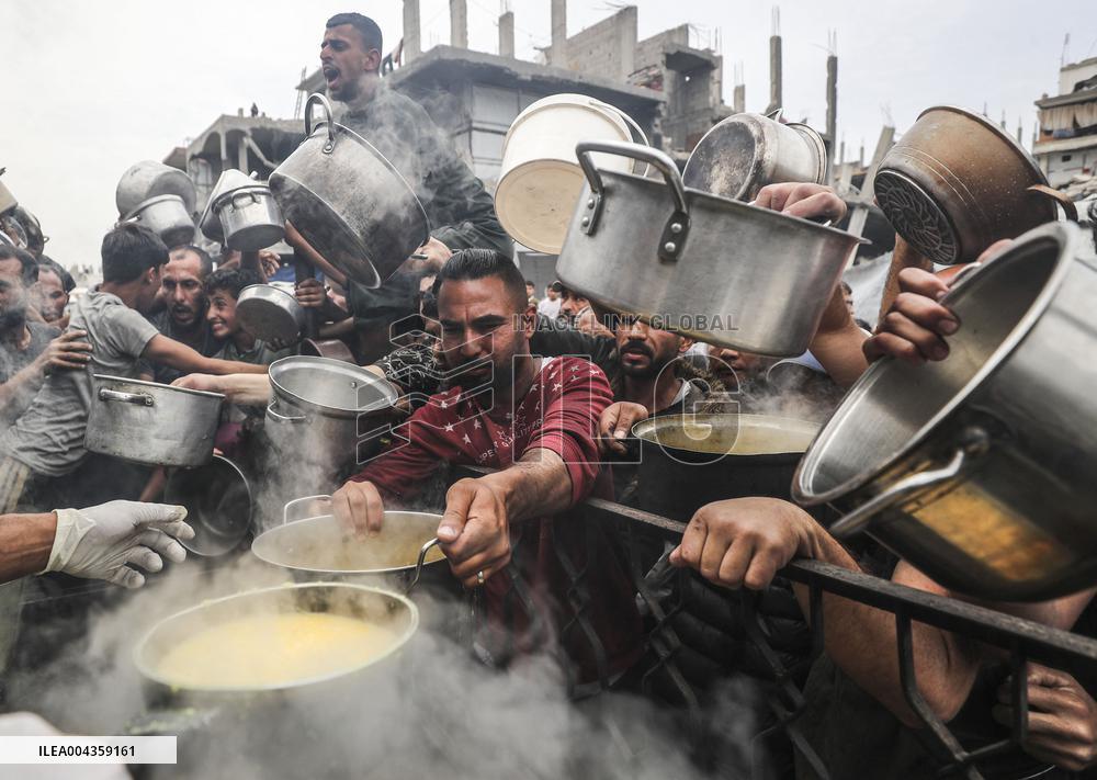 Food Distribution Efforts in Gaza City