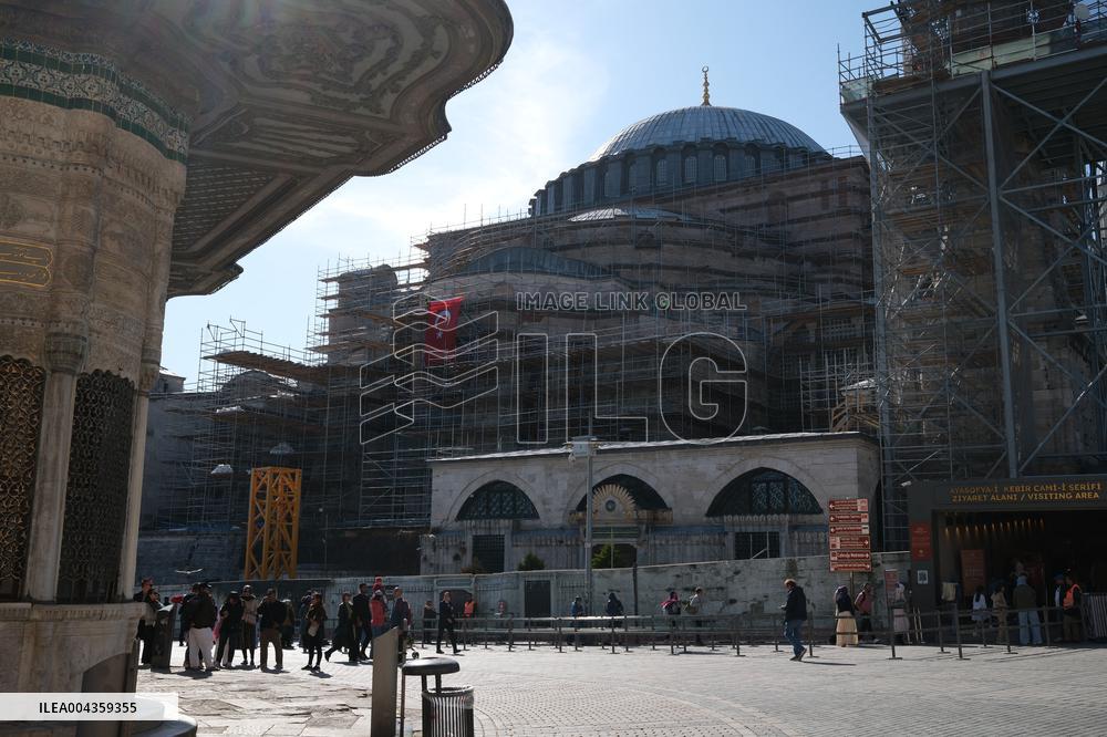 Hagia Sophia Is Preparing For Its Renewal - Istanbu