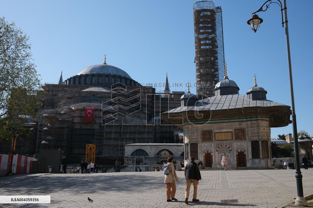 Hagia Sophia Is Preparing For Its Renewal - Istanbu