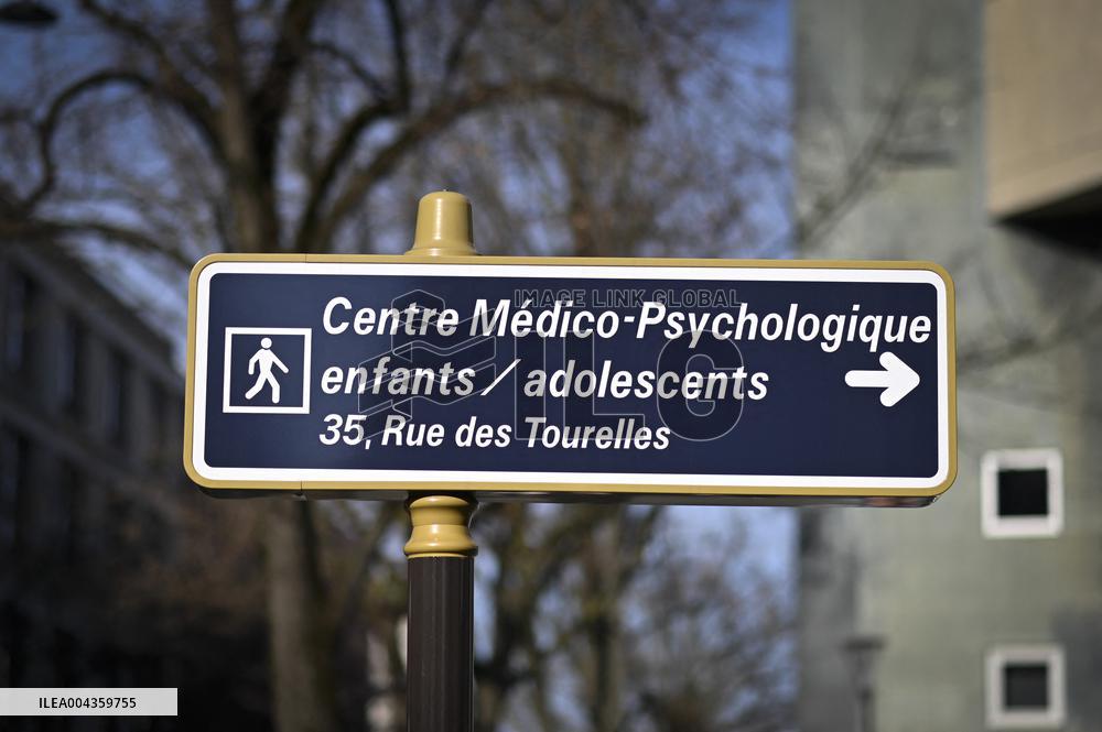 Illustration - Youth Medical-Psychological Center - Paris