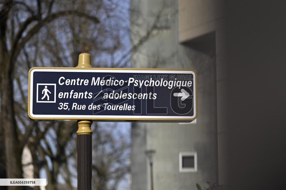 Illustration - Youth Medical-Psychological Center - Paris