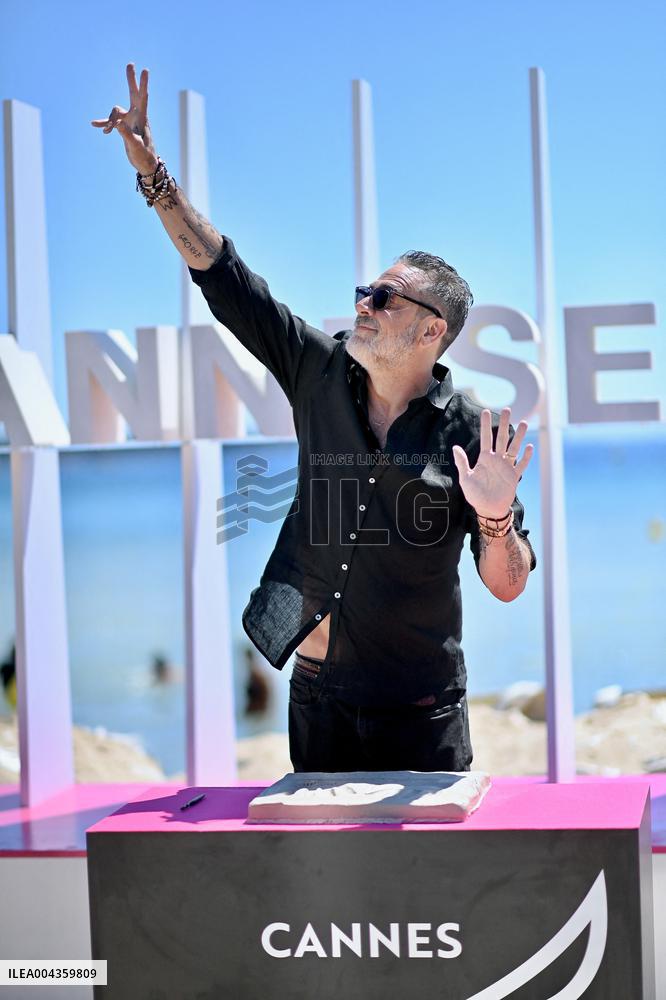 8th Canneseries - Jeffrey Dean Morgan At The Walking Dead Photocall