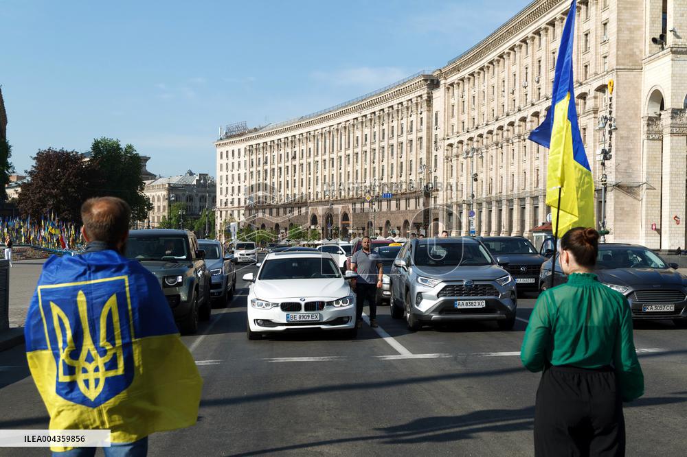 Kyiv honours victims of massive Russian attack on April 24