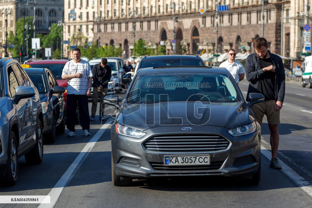 Kyiv honours victims of massive Russian attack on April 24