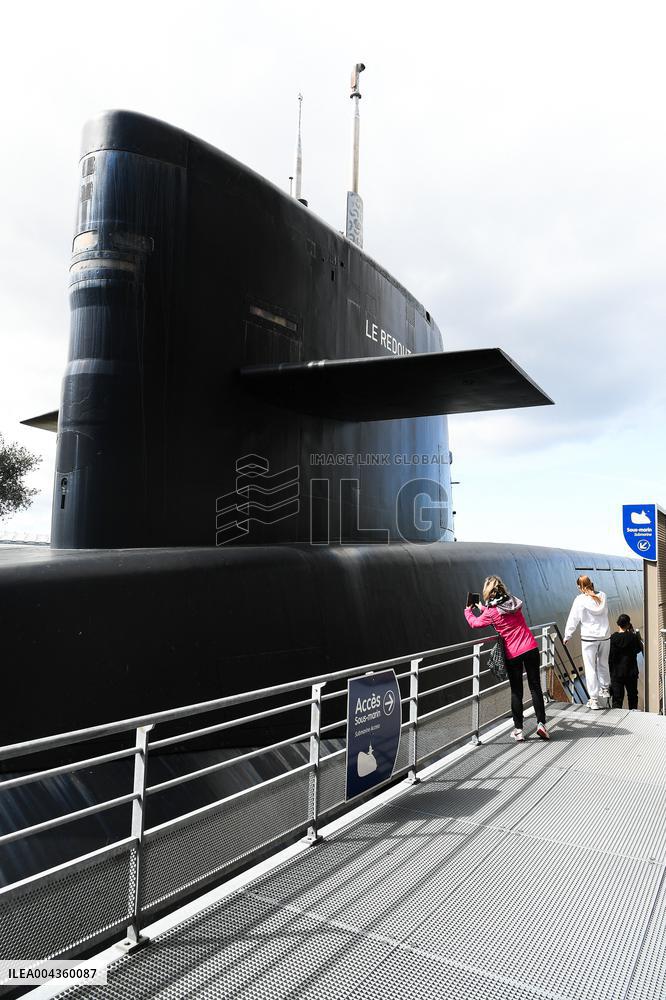 La Cite De La Mer Illustrations - France