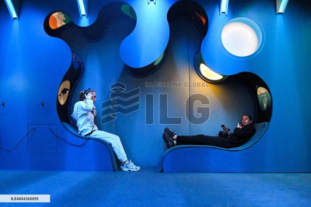 La Cite De La Mer Illustrations - France