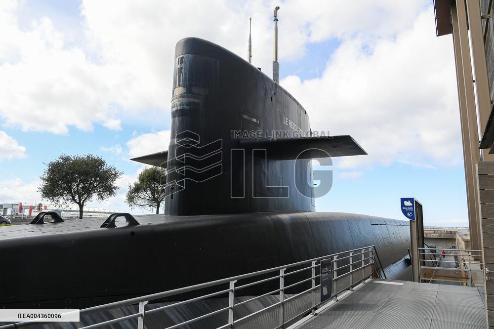 La Cite De La Mer Illustrations - France