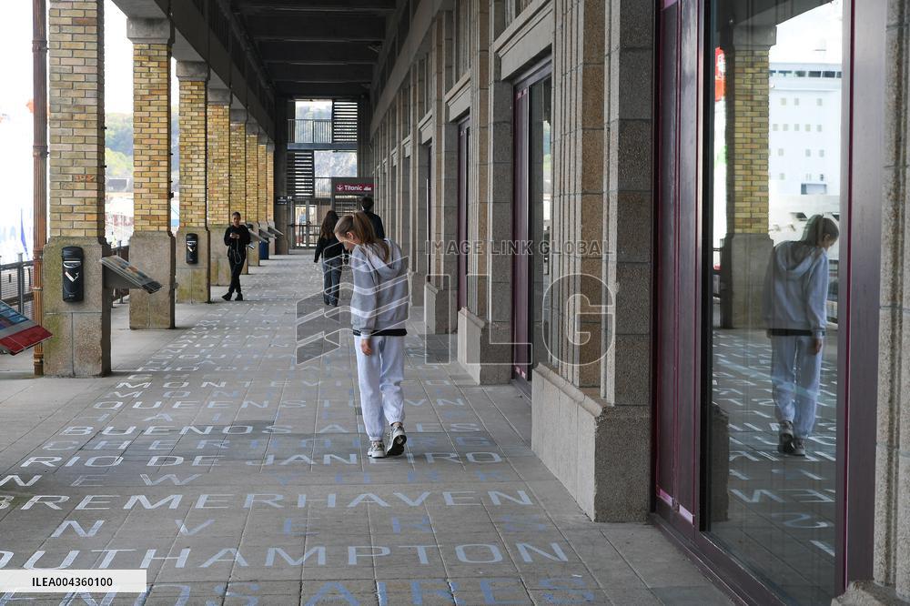 La Cite De La Mer Illustrations - France