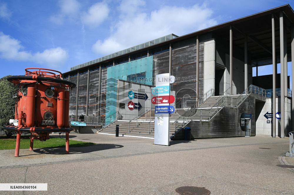 La Cite De La Mer Illustrations - France