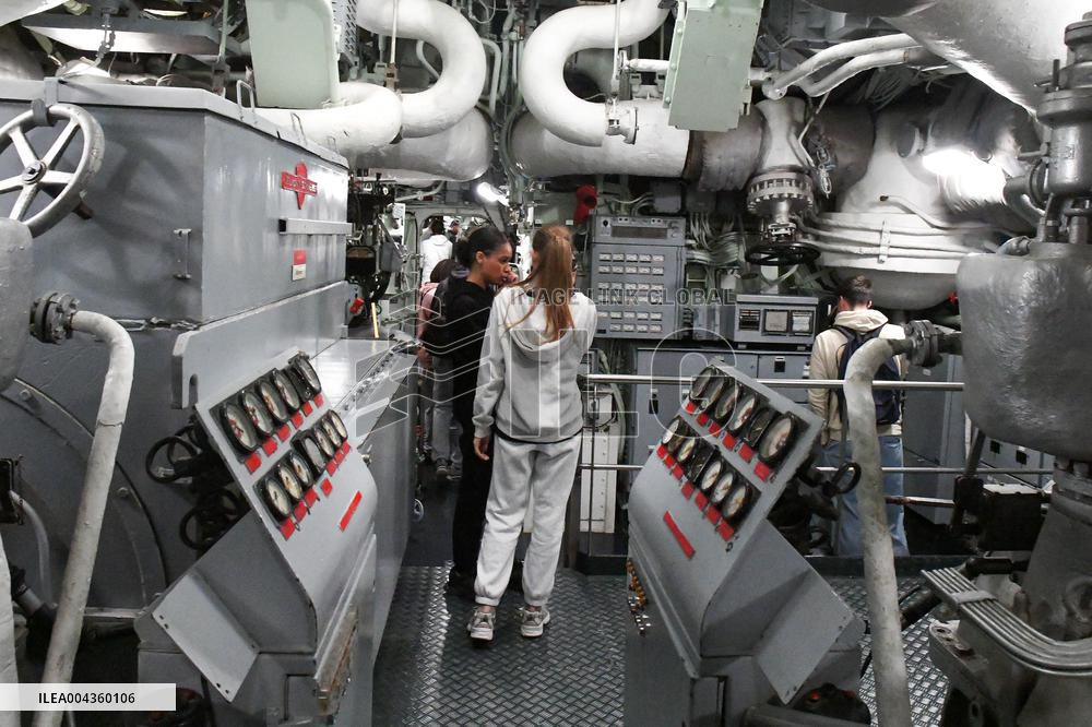 La Cite De La Mer Illustrations - France