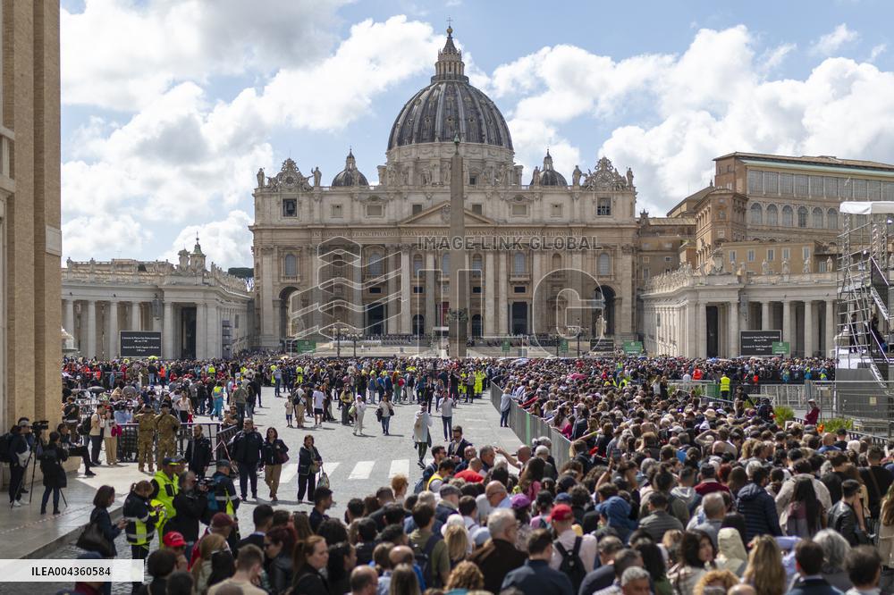 Atmosphere Hours Before Pope Francis Funeral - Vatican