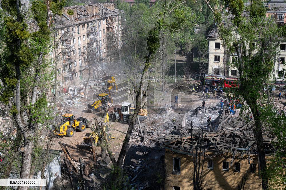 Russian troops launch massive overnight strike on Kyiv