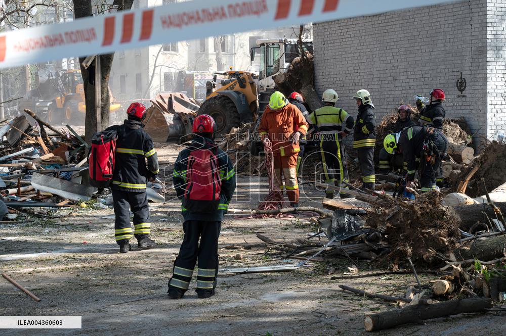 Russian troops launch massive overnight strike on Kyiv