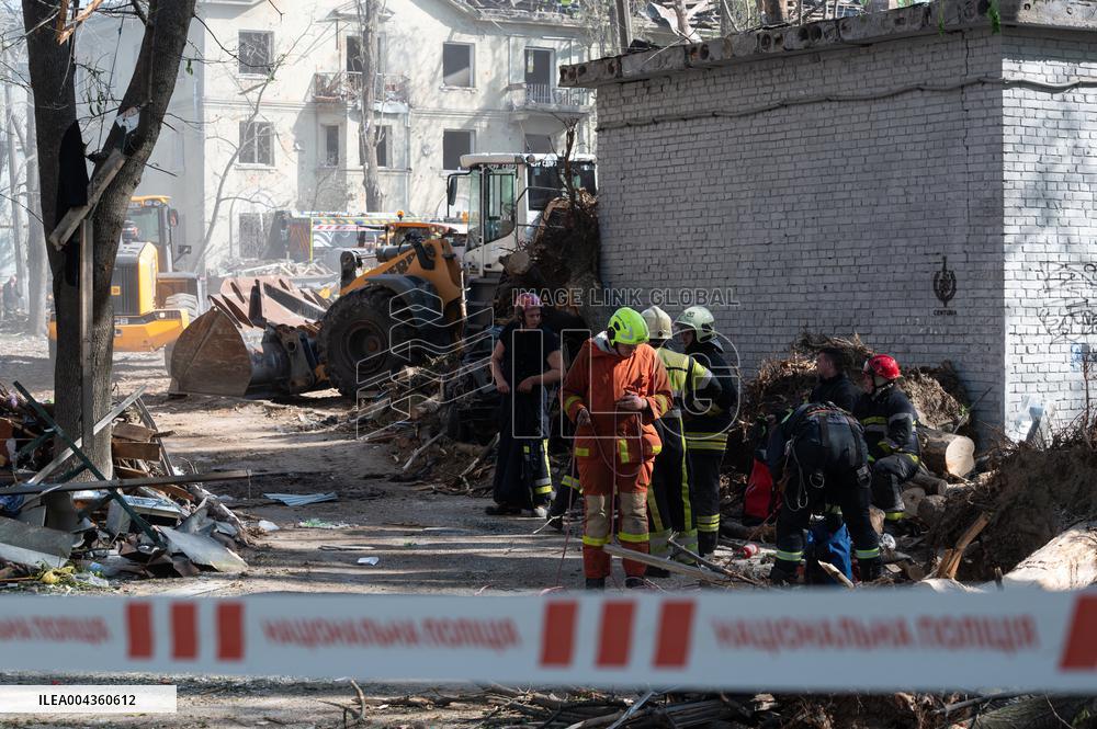 Russian troops launch massive overnight strike on Kyiv